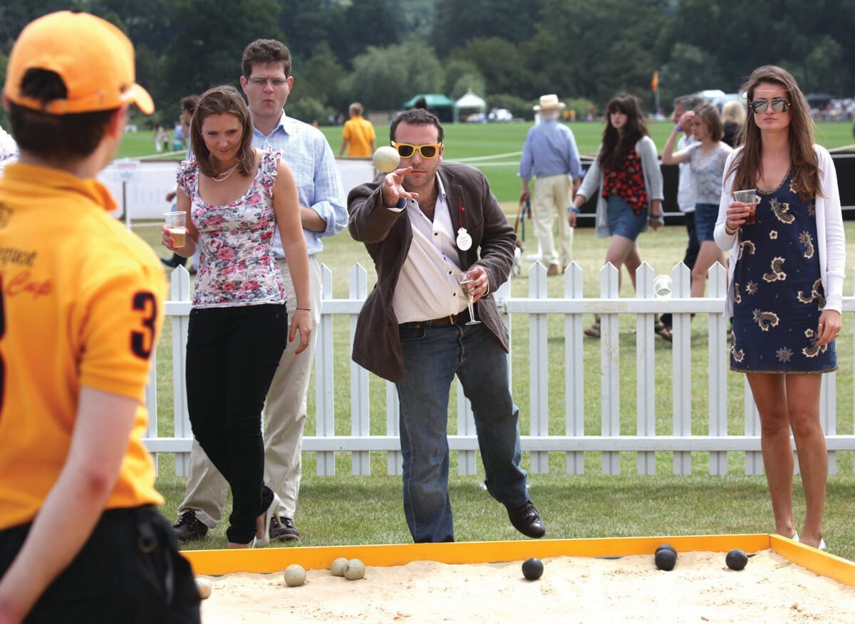 Veuve clicquot pentanque promotion design